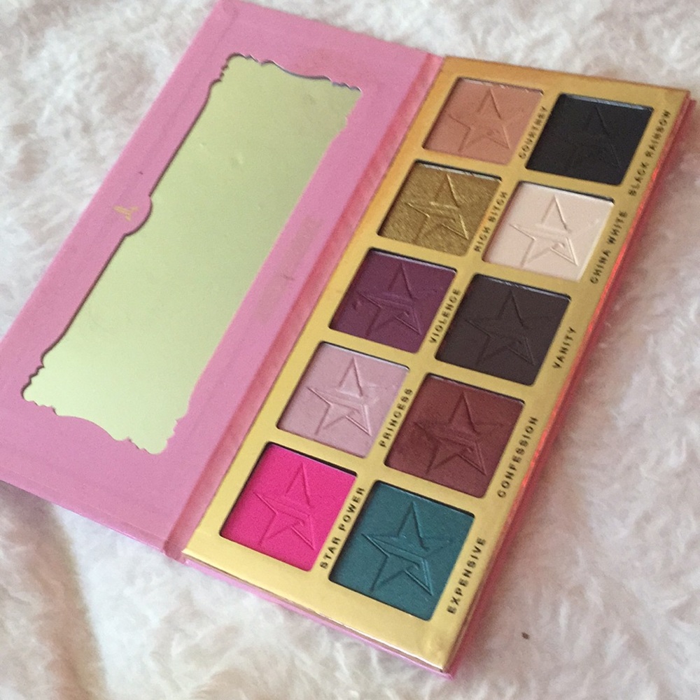 Beauty Killer eyeshadow palette